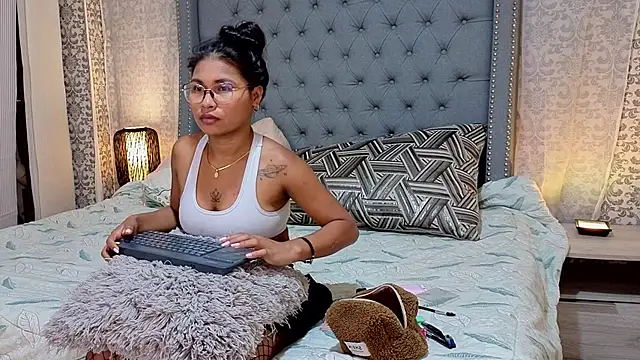 Snapshot of Miaa_Collinss chatting on 11-29-25, 08:34 Miaa Collinss online show from 11-29-25, 08:34