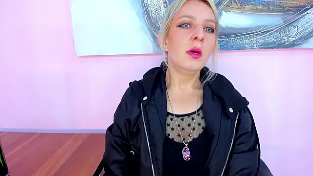 Snapshot of samanta-fox chatting on 11-27-25, 04:31 samanta-fox online show from 11-27-25, 04:31