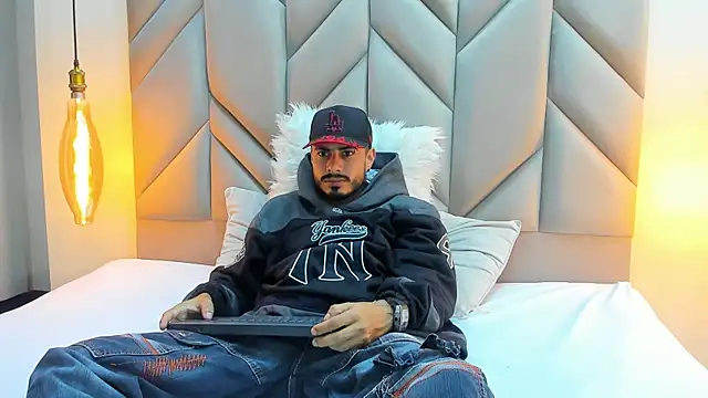 MatthewCullen online show from 02-10-26, 05:22