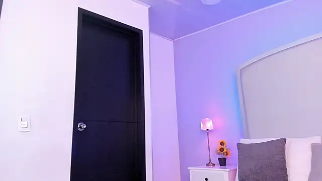 salome moon  online show from 12-22-25, 11:51