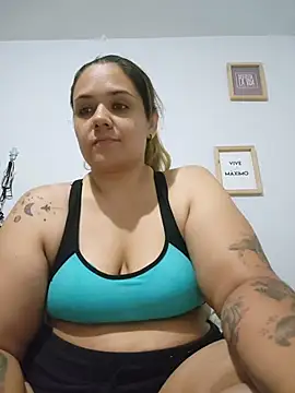 LoreinnFox online show from 05-23-26, 04:29