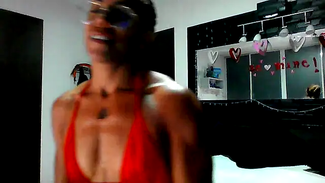 Snapshot of sexymusclegoddess chatting on 07-25-26, 01:04 sexymusclegoddess online show from 07-25-26, 01:04