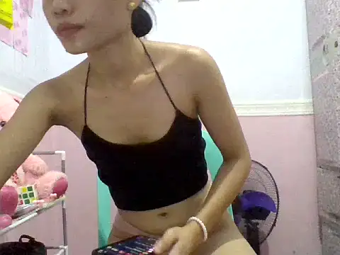 Snapshot of sweetshaila chatting on 07-18-26, 04:27 sweetshaila online show from 07-18-26, 04:27