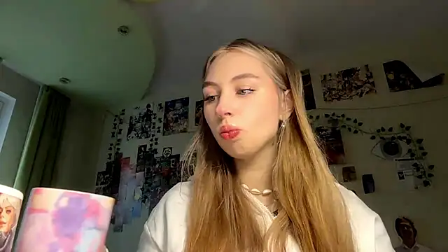 AmandaVyhnal online show from 11-28-25, 11:35