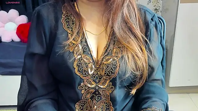 shawtty lakshika23 online show from 12-14-25, 07:58