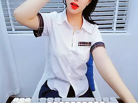 Snapshot of Cami99x chatting on 11-29-25, 12:41 Cami99x online show from 11-29-25, 12:41