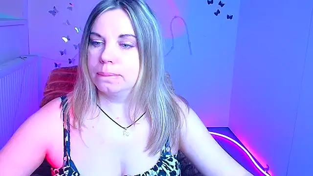 Amanda Swannn online show from 04-05-26, 05:59