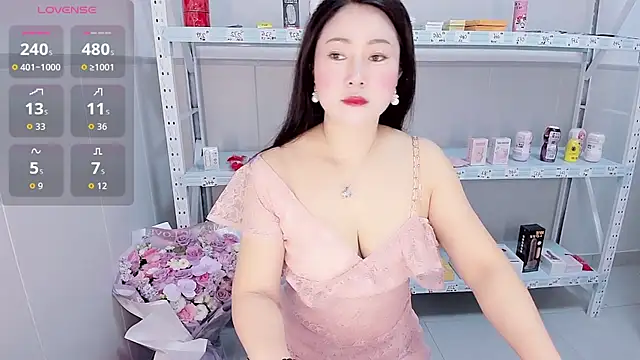 Snapshot of Wan-Yun-520 chatting on 06-16-26, 12:24 Wan-Yun-520 online show from 06-16-26, 12:24