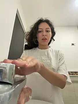 Snapshot of Alicatcua_ chatting on 05-01-26, 02:16 Alicatcua online show from 05-01-26, 02:16