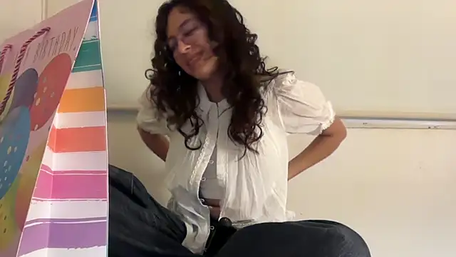 Snapshot of Alicatcua_ chatting on 05-14-26, 03:35 Alicatcua online show from 05-14-26, 03:35