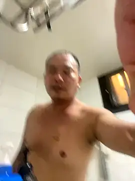 Snapshot of chenweine chatting on 11-30-25, 05:06 chenweine online show from 11-30-25, 05:06