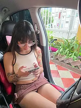 Snapshot of Mia_fiire chatting on 11-30-25, 07:40 Mia fiire online show from 11-30-25, 07:40