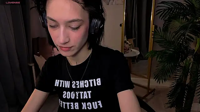 Snapshot of Lis_Batsy chatting on 11-30-25, 05:55 Lis Batsy online show from 11-30-25, 05:55