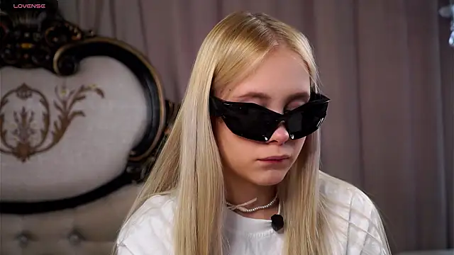 AunclreaVache online show from 03-04-26, 02:17