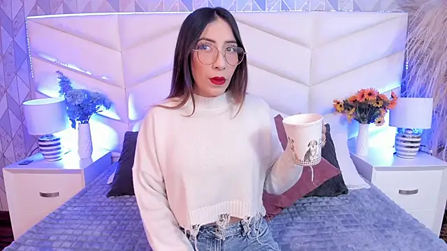 Lizzi Hotman  online show from 01-15-26, 12:10