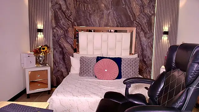 Caroline foster1 online show from 03-19-26, 12:09