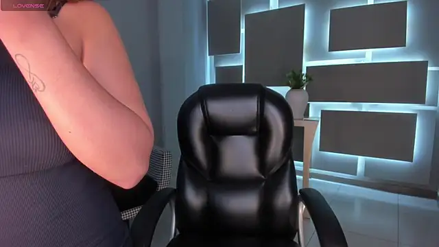 AmbarOwens online show from 01-14-26, 02:06