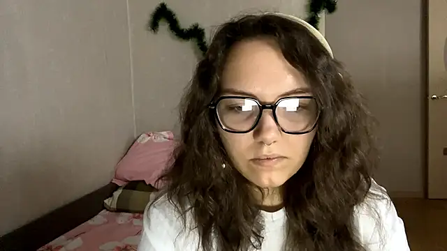 KerriMcbreen online show from 01-10-26, 05:20