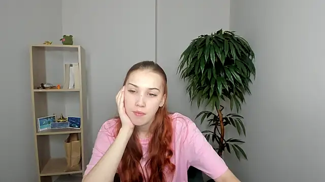 Snapshot of ElizaHunkins chatting on 12-01-25, 08:08 ElizaHunkins online show from 12-01-25, 08:08