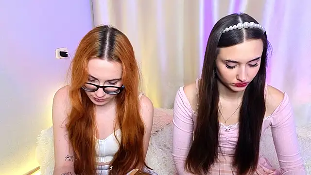 Snapshot of sunny_luna chatting on 11-28-25, 02:31 sunny luna online show from 11-28-25, 02:31