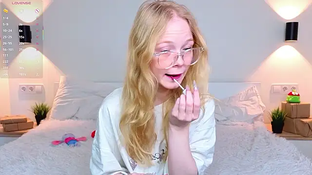 GhisllaineWestler online show from 03-09-26, 05:44