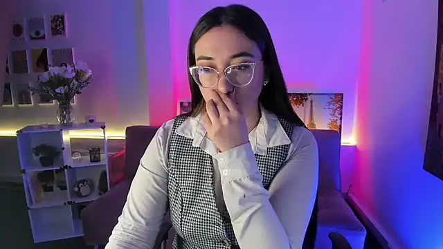 Snapshot of SwettieSammy chatting on 05-12-26, 12:35 SwettieSammy online show from 05-12-26, 12:35
