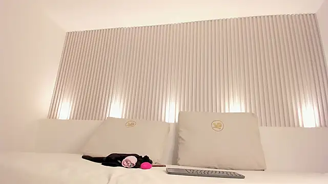 ayla velt online show from 04-21-26, 08:55