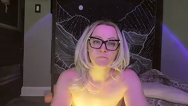 Snapshot of only_one_onyx chatting on 11-29-25, 03:20 only one onyx online show from 11-29-25, 03:20