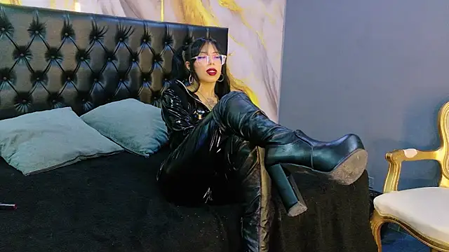 MilaDeRoux online show from 04-01-26, 02:45