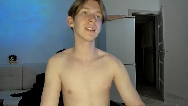 Snapshot of y0urSteve chatting on 05-05-26, 02:36 y0urSteve online show from 05-05-26, 02:36