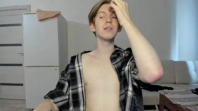 Snapshot of y0urSteve chatting on 05-16-26, 01:43 y0urSteve online show from 05-16-26, 01:43