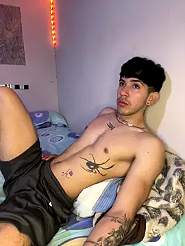 wil hot online show from 12-16-25, 03:28