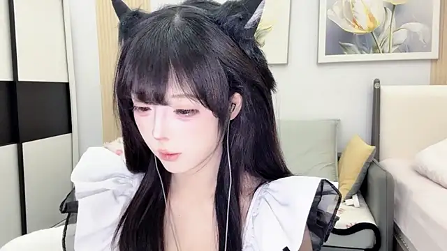 xiaoyu-8888 online show from 03-04-26, 12:00