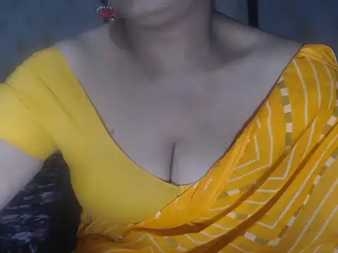 Hotronita123 online show from 12-18-25, 05:35