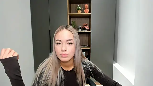 Snapshot of DorrisGranucci chatting on 12-02-25, 06:08 DorrisGranucci online show from 12-02-25, 06:08