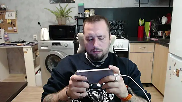 Snapshot of Sukuna_Ryoumen chatting on 12-01-25, 03:39 Sukuna Ryoumen online show from 12-01-25, 03:39