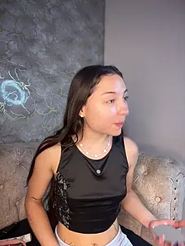 Mia Luxor online show from 07-17-26, 11:39