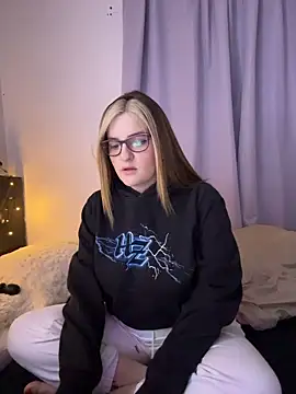 kira velour online show from 01-06-26, 04:16