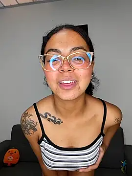   VioletaHeaven   online show from 12-18-25, 12:00