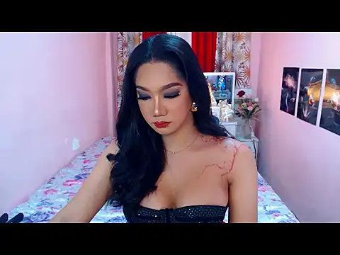 Snapshot of UrScreenGoddess chatting on 05-05-26, 12:29 UrScreenGoddess online show from 05-05-26, 12:29