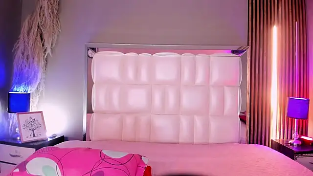 xCharlotte 20 online show from 03-06-26, 08:49