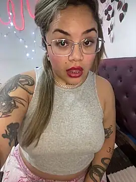 Lindalatina2001 online show from 05-28-26, 11:35