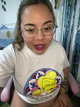 Lindalatina2001 online show from 07-18-26, 08:23