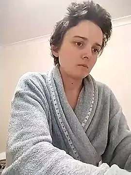 Amy01112 online show from 04-18-26, 07:58