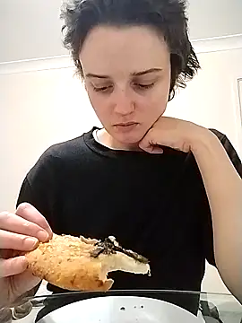 Amy01112 online show from 04-19-26, 07:38