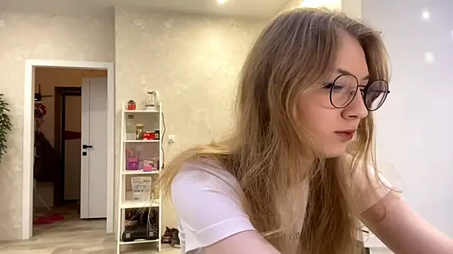 MargyDejong online show from 12-16-25, 02:11