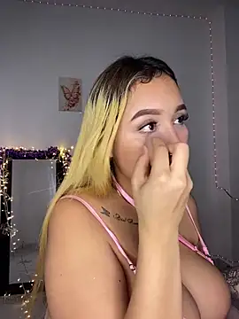 Jazmin kithana online show from 03-21-26, 03:22