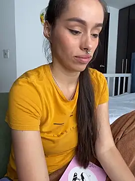 Snapshot of saraarchbould chatting on 12-19-25, 01:51 saraarchbould online show from 12-19-25, 01:51
