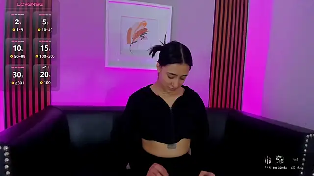 Ariana collinss online show from 06-25-26, 11:37