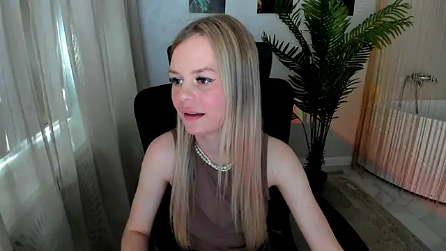 Snapshot of MidnighteAura chatting on 05-27-26, 03:47 MidnighteAura online show from 05-27-26, 03:47